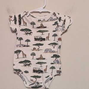 HB White Safari Themed Short Sleeve Onesie Size 6 To 9 Months